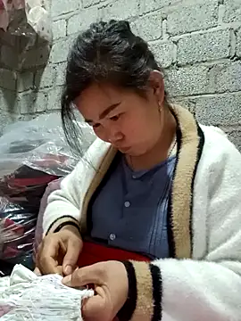 Snapshot of jienrrr chatting on October 23, 1:16 am jienrrr online show from October 23, 1:16 am