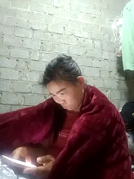 Snapshot of jienrrr chatting on November 16, 1:44 am jienrrr online show from November 16, 1:44 am