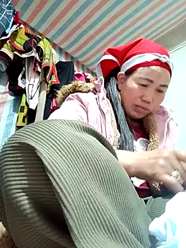 Snapshot of jienrrr chatting on December 5, 2:53 am jienrrr online show from December 5, 2:53 am