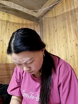 Snapshot of yoowwmr chatting on October 25, 1:02 am yoowwmr online show from October 25, 1:02 am