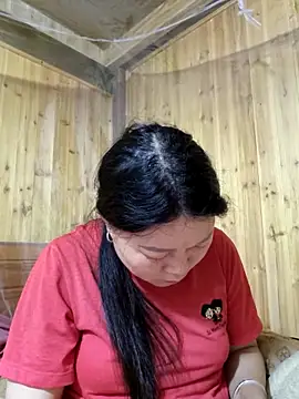 Snapshot of yoowwmr chatting on October 31, 2:40 pm yoowwmr online show from October 31, 2:40 pm