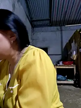 Snapshot of yoowwmr chatting on November 15, 11:29 am yoowwmr online show from November 15, 11:29 am