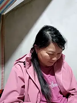 Snapshot of yoowwmr chatting on November 18, 1:59 pm yoowwmr online show from November 18, 1:59 pm