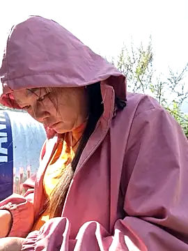 Snapshot of yoowwmr chatting on November 27, 3:41 am yoowwmr online show from November 27, 3:41 am