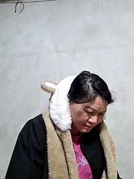 Snapshot of yoowwmr chatting on November 27, 3:47 pm yoowwmr online show from November 27, 3:47 pm