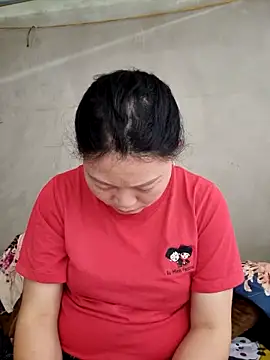 Snapshot of yoowwmr chatting on December 3, 3:14 am yoowwmr online show from December 3, 3:14 am