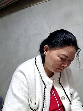 Snapshot of yoowwmr chatting on December 17, 1:06 pm yoowwmr online show from December 17, 1:06 pm