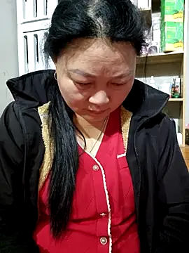 yoowwmr online show from February 8, 2:04 am