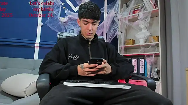 etham wolf  online show from October 17, 2:19 pm