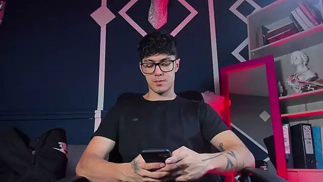 etham wolf  online show from November 27, 11:23 am