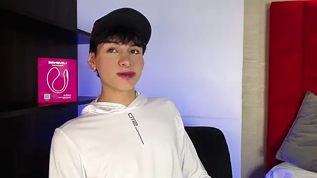 Snapshot of Ezra_Storm chatting on September 18, 4:47 am Ezra Storm online show from September 18, 4:47 am