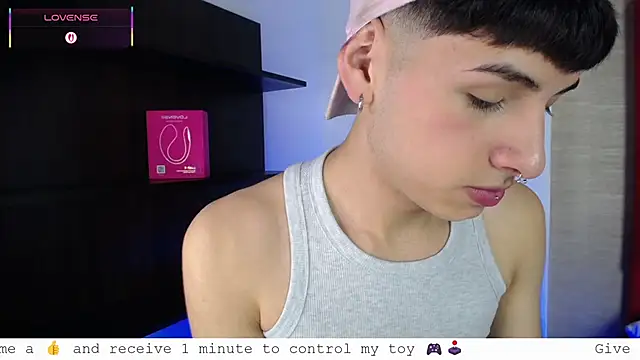 Snapshot of Ezra_Storm chatting on October 5, 5:06 am Ezra Storm online show from October 5, 5:06 am