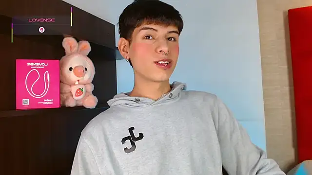 Snapshot of Ezra_Storm chatting on November 14, 5:17 am Ezra Storm online show from November 14, 5:17 am