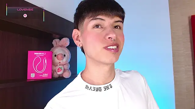 Snapshot of Ezra_Storm chatting on November 30, 5:22 am Ezra Storm online show from November 30, 5:22 am