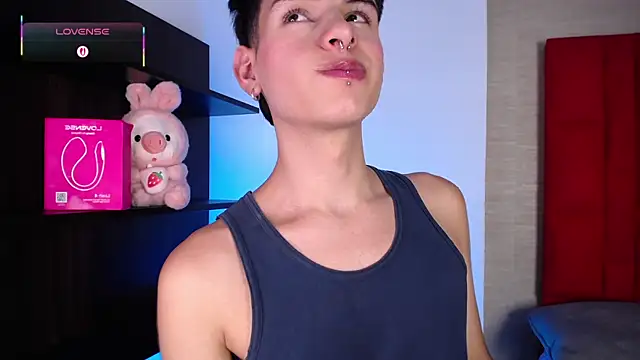 Snapshot of Ezra_Storm chatting on December 5, 4:43 am Ezra Storm online show from December 5, 4:43 am