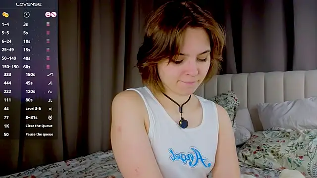 Snapshot of PolIyBowman chatting on October 12, 3:11 pm PolIyBowman online show from October 12, 3:11 pm