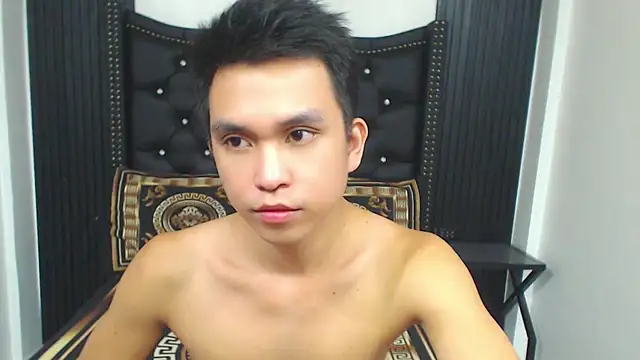 Snapshot of KingMateoGrey chatting on July 9, 1:04 pm KingMateoGrey online show from July 9, 1:04 pm