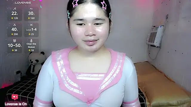 Snapshot of skinnygirl_69 chatting on June 6, 3:55 am skinnygirl 69 online show from June 6, 3:55 am