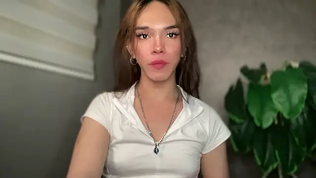 Snapshot of Misselliefayexxx chatting on January 12, 1:00 am Misselliefayexxx online show from January 12, 1:00 am