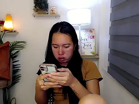 kimbratx online show from November 9, 10:30 pm