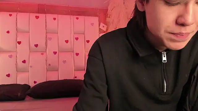 Daphne And Roger online show from February 18, 11:06 am