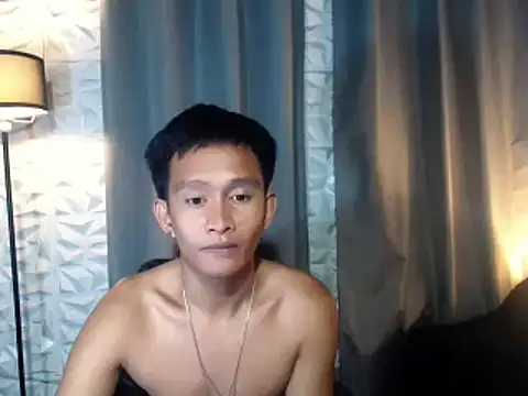 Snapshot of prince_elaijah chatting on April 15, 6:04 pm prince elaijah online show from April 15, 6:04 pm