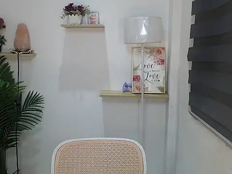 Snapshot of scarlett_brownx69 chatting on March 28, 6:13 am scarlett brownx69 online show from March 28, 6:13 am