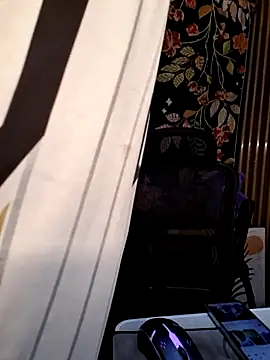 Snapshot of mr_dave chatting on December 15, 11:31 pm mr dave online show from December 15, 11:31 pm