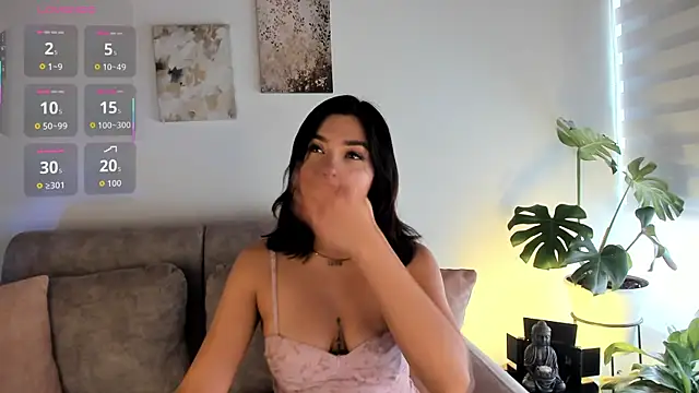 Snapshot of Estrer_collins chatting on October 24, 7:10 pm Estrer collins online show from October 24, 7:10 pm