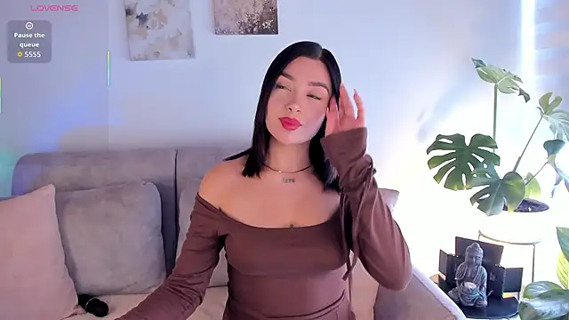 Snapshot of Estrer_collins chatting on October 29, 8:21 pm Estrer collins online show from October 29, 8:21 pm