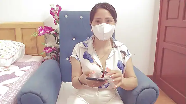 Snapshot of ruby_8x chatting on September 15, 11:32 am ruby 8x online show from September 15, 11:32 am