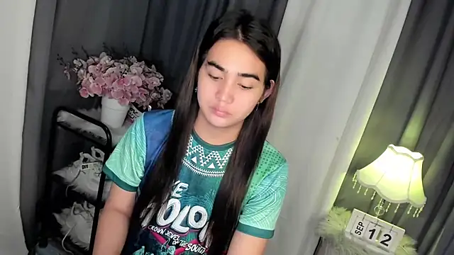 Snapshot of Alovelydoll_nica chatting on September 12, 1:44 pm Alovelydoll nica online show from September 12, 1:44 pm