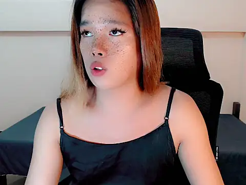 Snapshot of sassy_alex chatting on April 3, 11:08 am sassy alex online show from April 3, 11:08 am