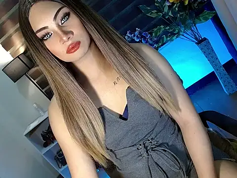 Snapshot of Bella_subhunterx chatting on October 17, 1:31 am Bella subhunterx online show from October 17, 1:31 am