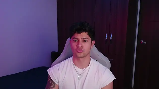 domsantiago  online show from September 26, 12:25 am