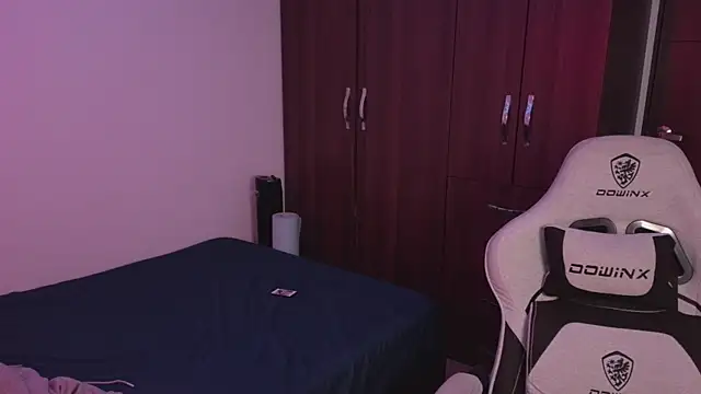 domsantiago  online show from October 4, 2:20 am