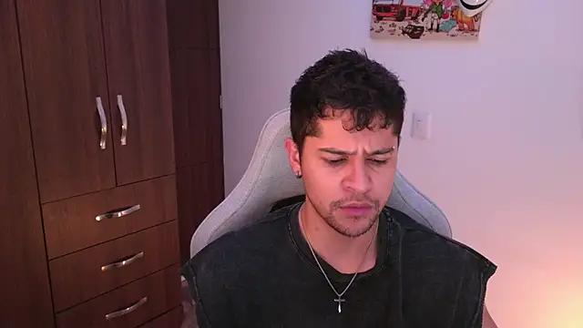 domsantiago  online show from November 19, 2:55 am