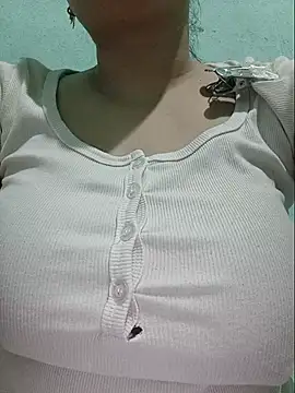 Shiny Babe online show from May 26, 8:10 am