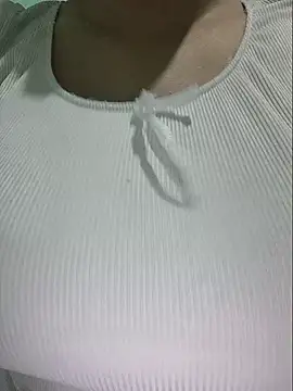 Shiny Babe online show from June 6, 4:28 am