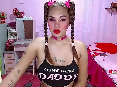 Snapshot of Nastykinkycutedoll chatting on April 7, 1:33 pm Nastykinkycutedoll online show from April 7, 1:33 pm