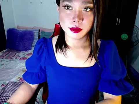 Urassiansweetcummer online show from September 11, 12:22 am