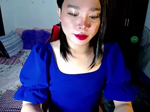 Urassiansweetcummer online show from September 23, 1:52 am