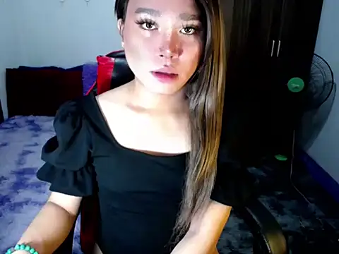 Urassiansweetcummer online show from November 13, 2:10 am