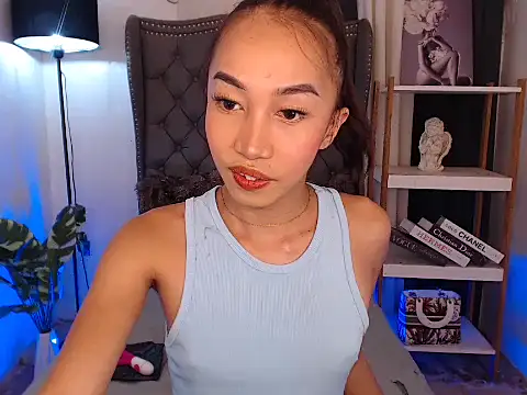 Sweet kittyxx online show from December 4, 6:44 am