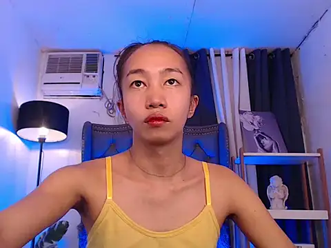 Snapshot of Sweet_kittyxx chatting on February 12, 6:36 pm Sweet kittyxx online show from February 12, 6:36 pm