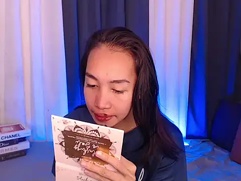 Snapshot of Sweet_kittyxx chatting on February 24, 4:10 am Sweet kittyxx online show from February 24, 4:10 am