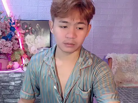 Snapshot of Albertx_Destroyer69 chatting on May 29, 2:31 am Albertx Destroyer69 online show from May 29, 2:31 am