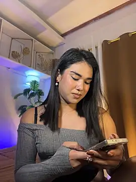 Snapshot of magnificent_kitana chatting on April 24, 7:16 pm magnificent kitana online show from April 24, 7:16 pm