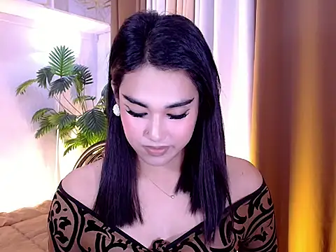 Snapshot of magnificent_kitana chatting on May 2, 4:23 pm magnificent kitana online show from May 2, 4:23 pm