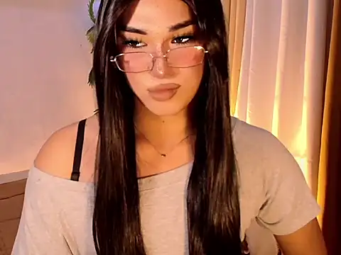 Snapshot of magnificent_kitana chatting on May 24, 4:12 pm magnificent kitana online show from May 24, 4:12 pm